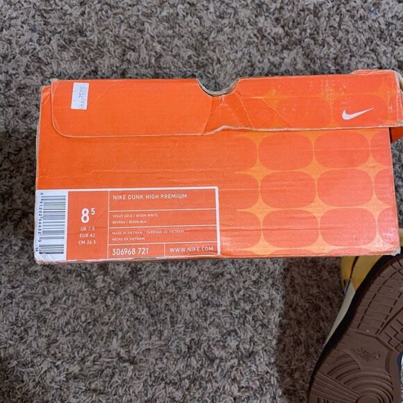 Nike dunk high Vegas Gold/ Bison White size 8.5 men’s - Picture 5 of 5